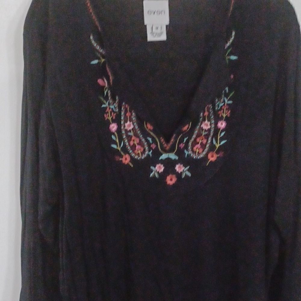 Black Embroidered Top by Even - Picture 2 of 7